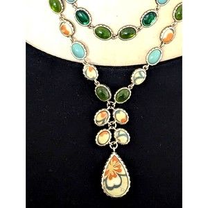Vintage Monet Y shape gold tone necklace with shades of peach and green 22"